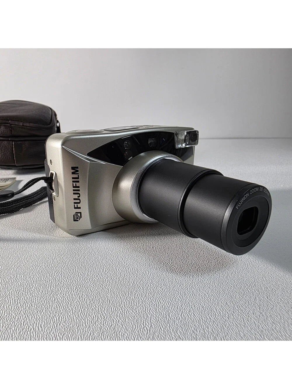 Fujifilm Zoom Date 120 35mm Film Point & Shoot Camera W/Case Manual Tested